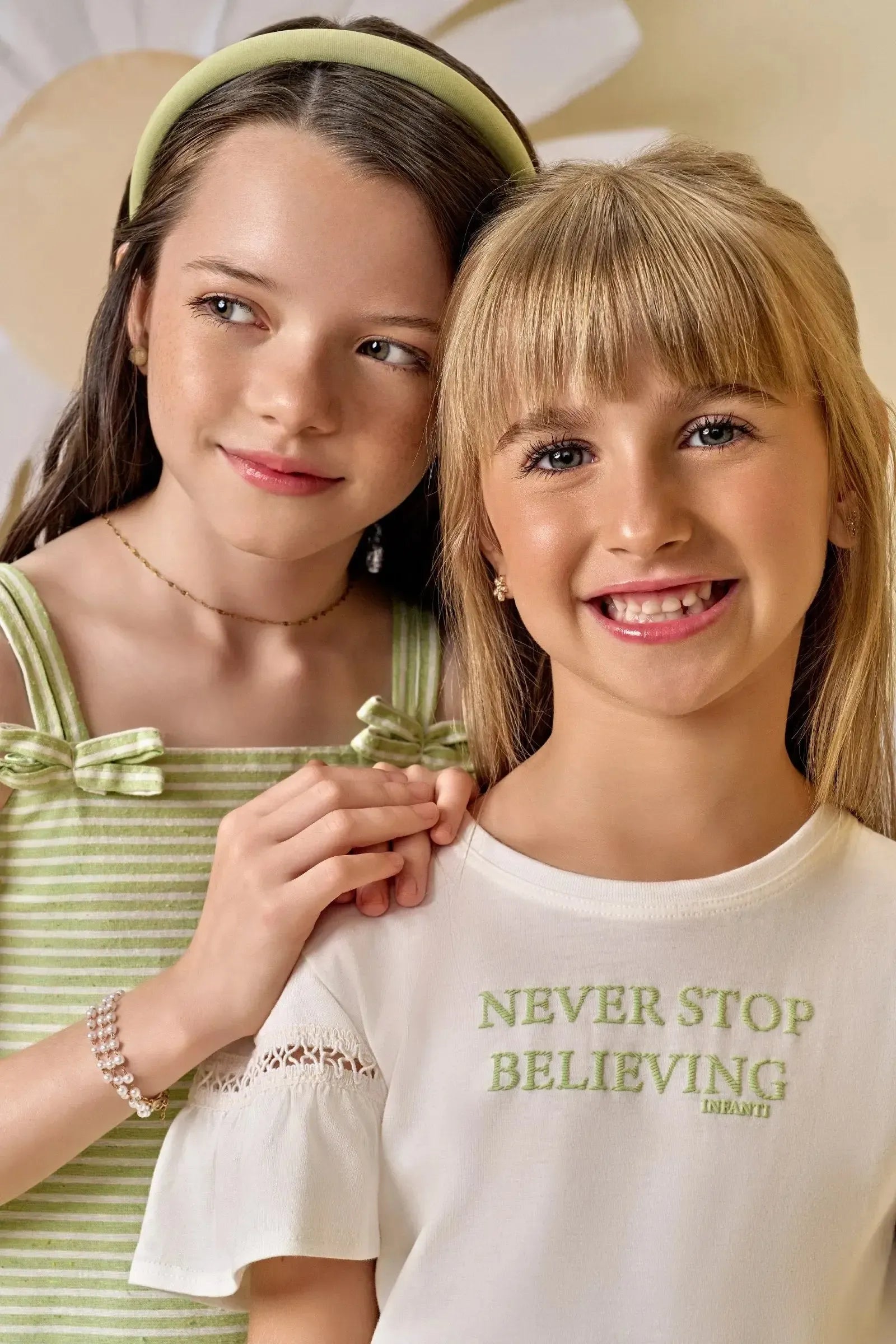 Conjunto de Blusa em Meia Malha e Shorts em Tecido Listrado 88151 Infanti Infantil Menina