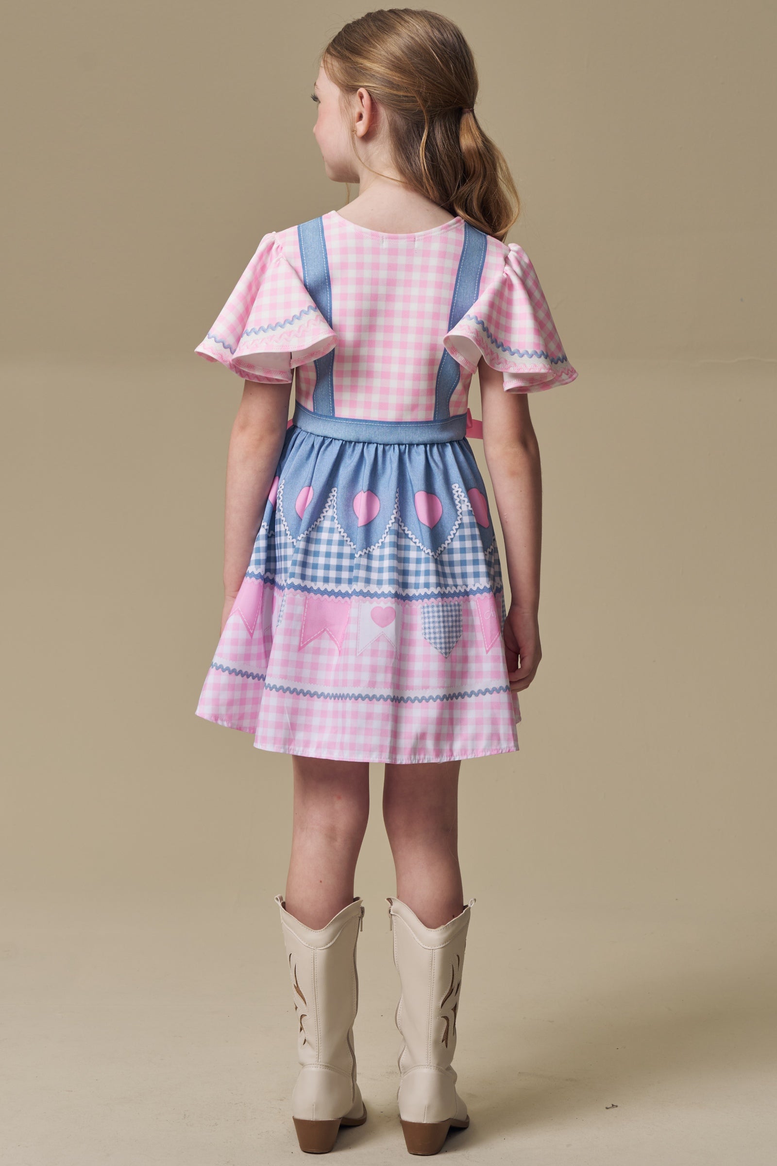 Vestido em Fly Tech e Nylon em Delicado Mix de Azul e Rosa com Coração Bordado em Tule. Um Traje Caipira Chic e Encantador Da Infanti. 97507 Infanti Infantil Menina