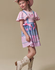 Vestido em Fly Tech e Nylon em Delicado Mix de Azul e Rosa com Coração Bordado em Tule. Um Traje Caipira Chic e Encantador Da Infanti. 97507 Infanti Infantil Menina