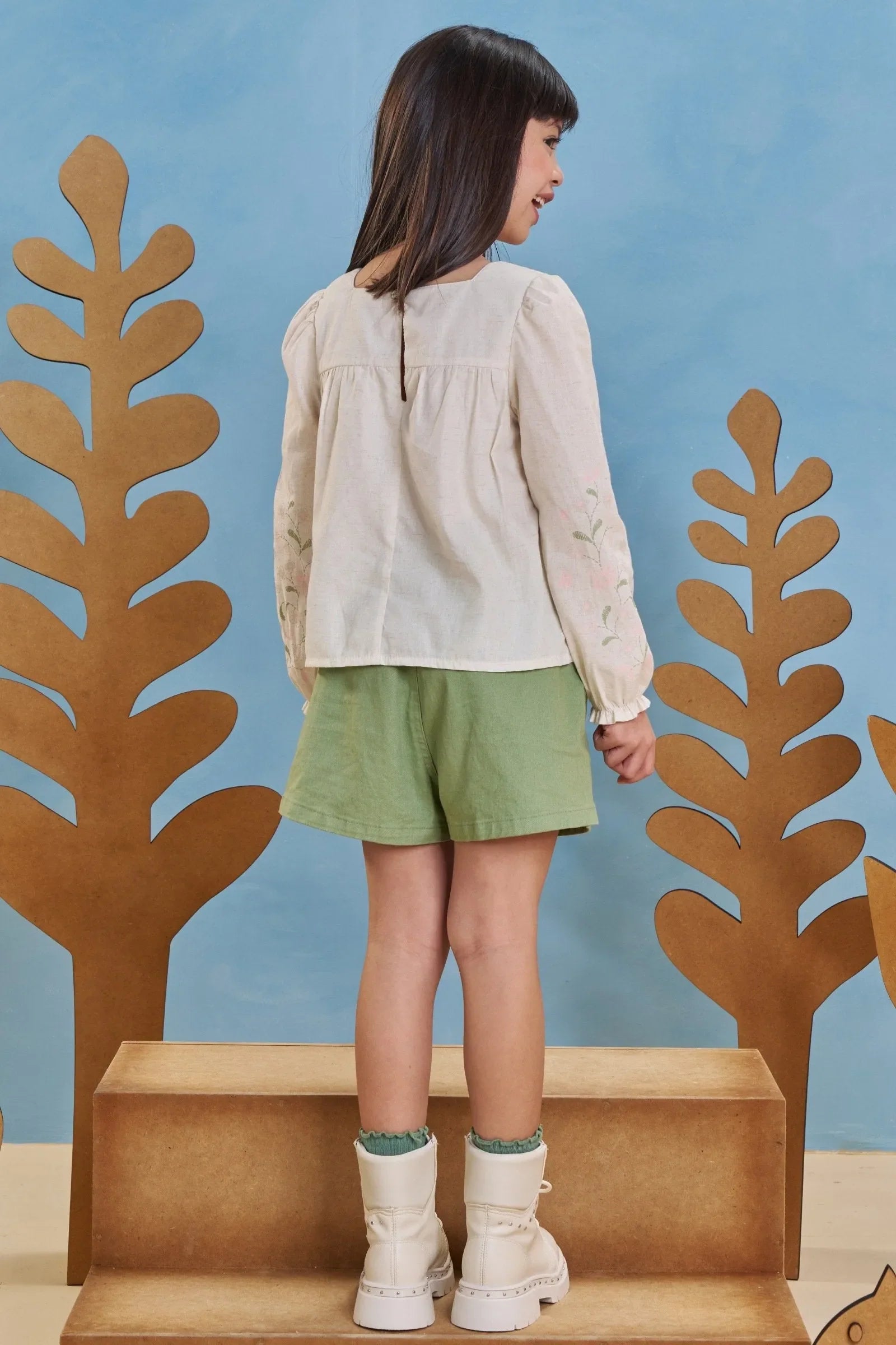 Conjunto de Bata em Linho Deluxe e Shorts em Sarja com Elastano 91840 Infanti Infantil Menina