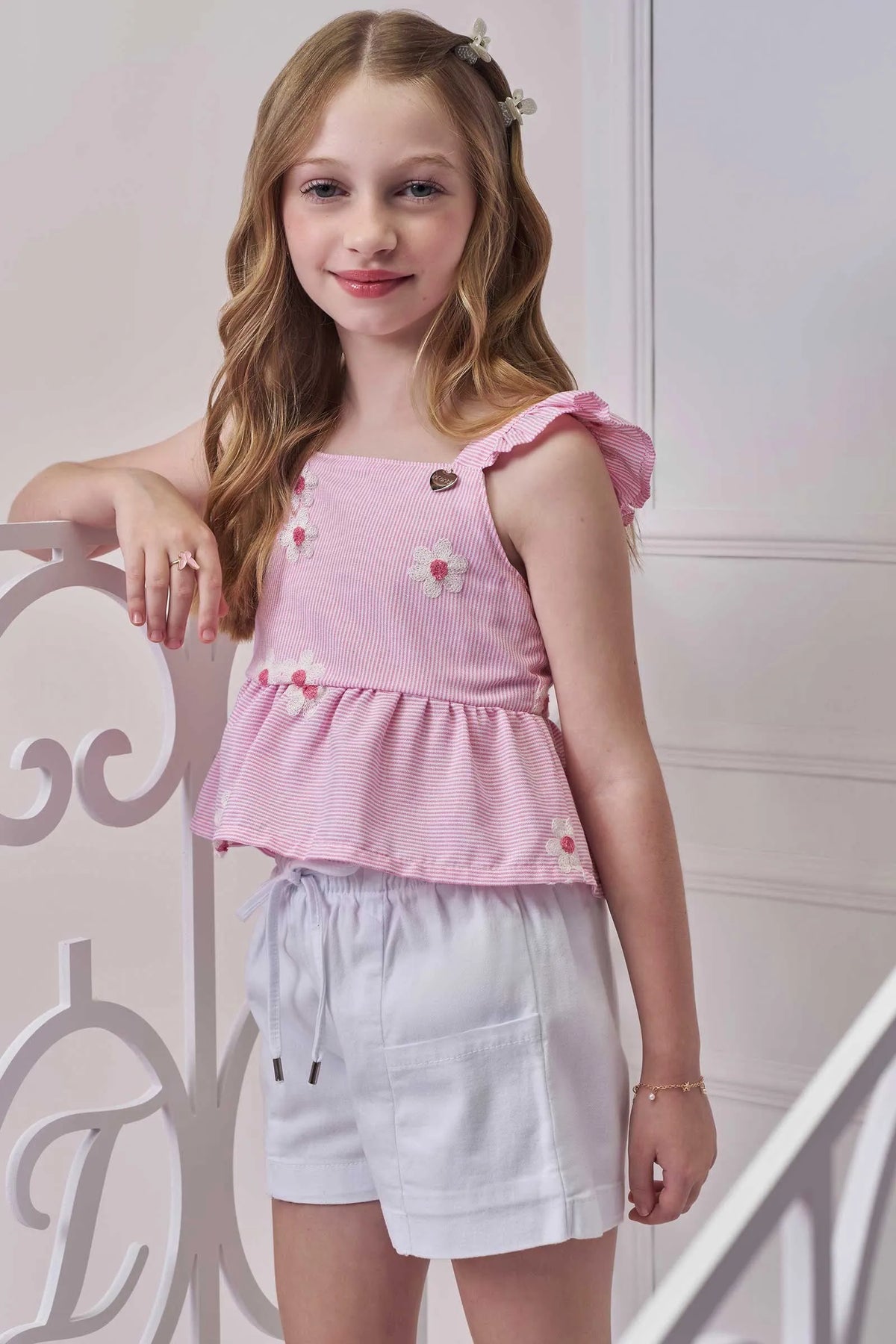 Conjunto de Bata em Tricoline Bordado Flores com Shorts em Sarja com Elastano 98906 Infanti Infantil Menina