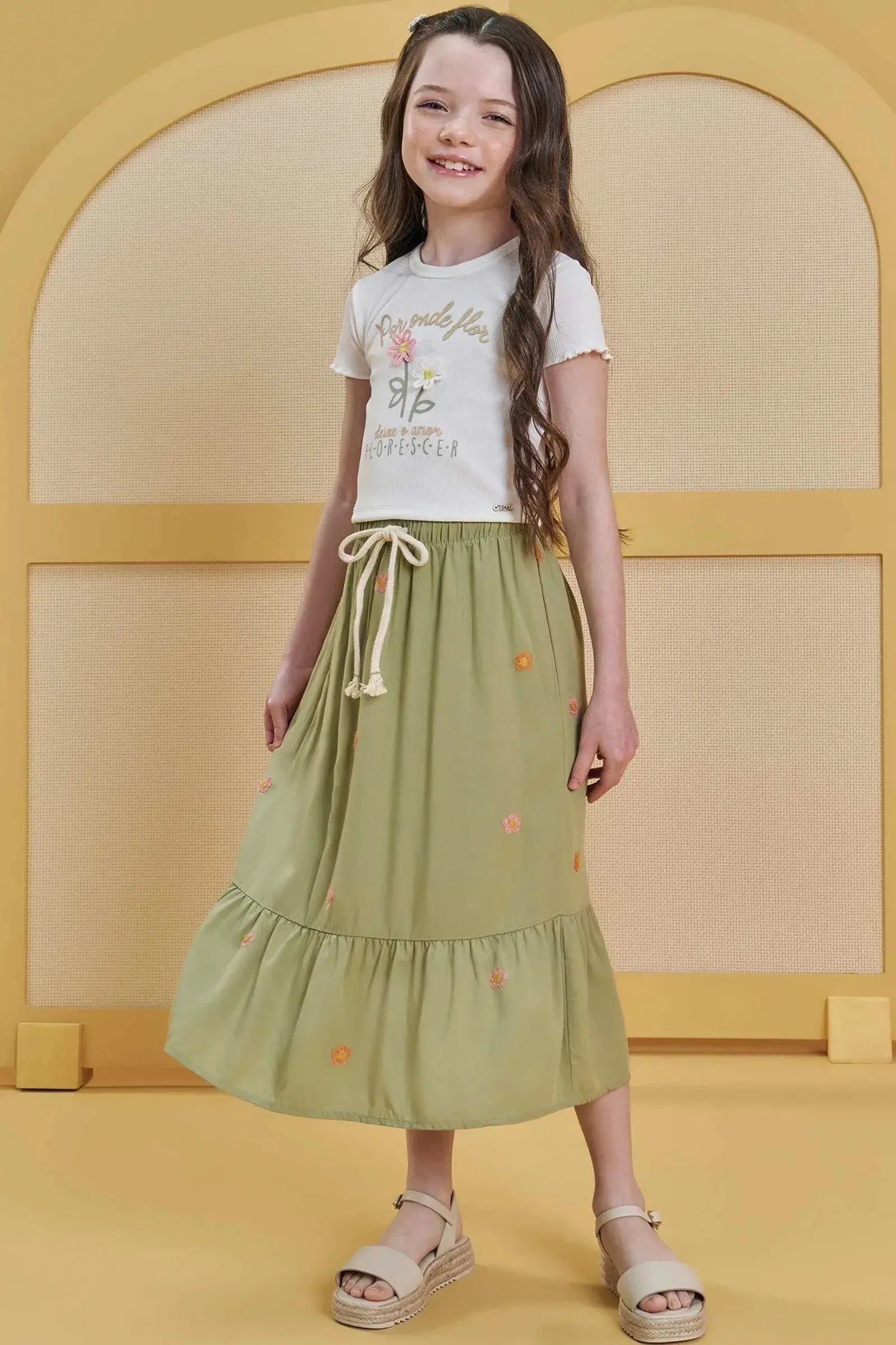 Conjunto de Blusa Cropped em Canelado Liz com Saia Midi em Viscose Bordado Flores 86847 Infanti Infantil Menina