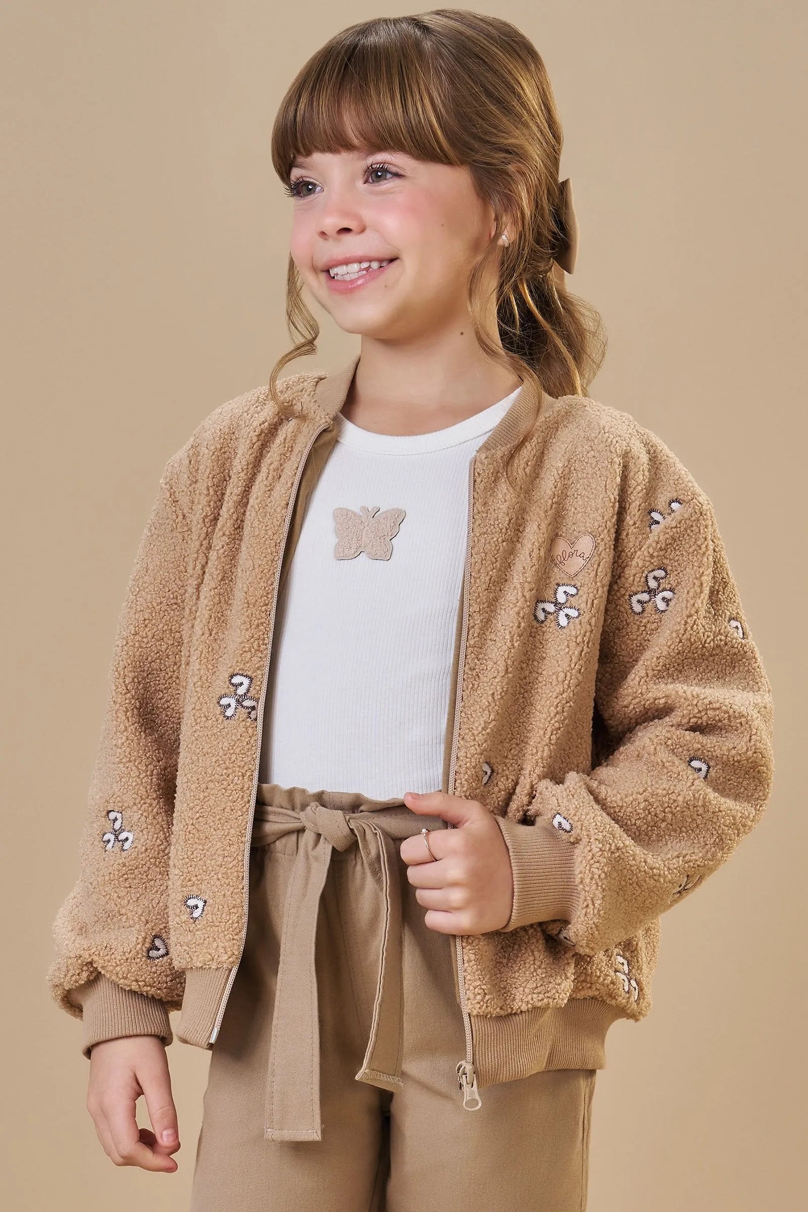 Jaqueta Bomber em Pelo Carneirinho Bordado 90935 Infanti Infantil Menina