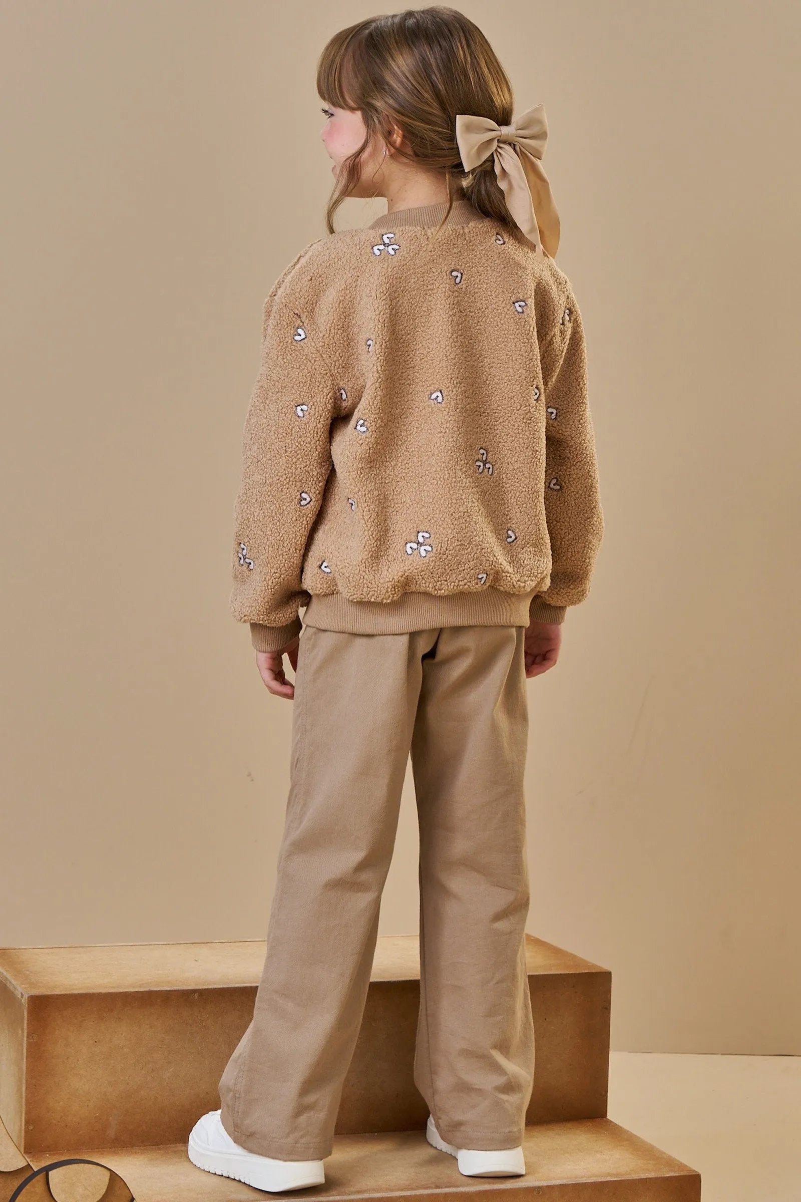 Jaqueta Bomber em Pelo Carneirinho Bordado 90935 Infanti Infantil Menina