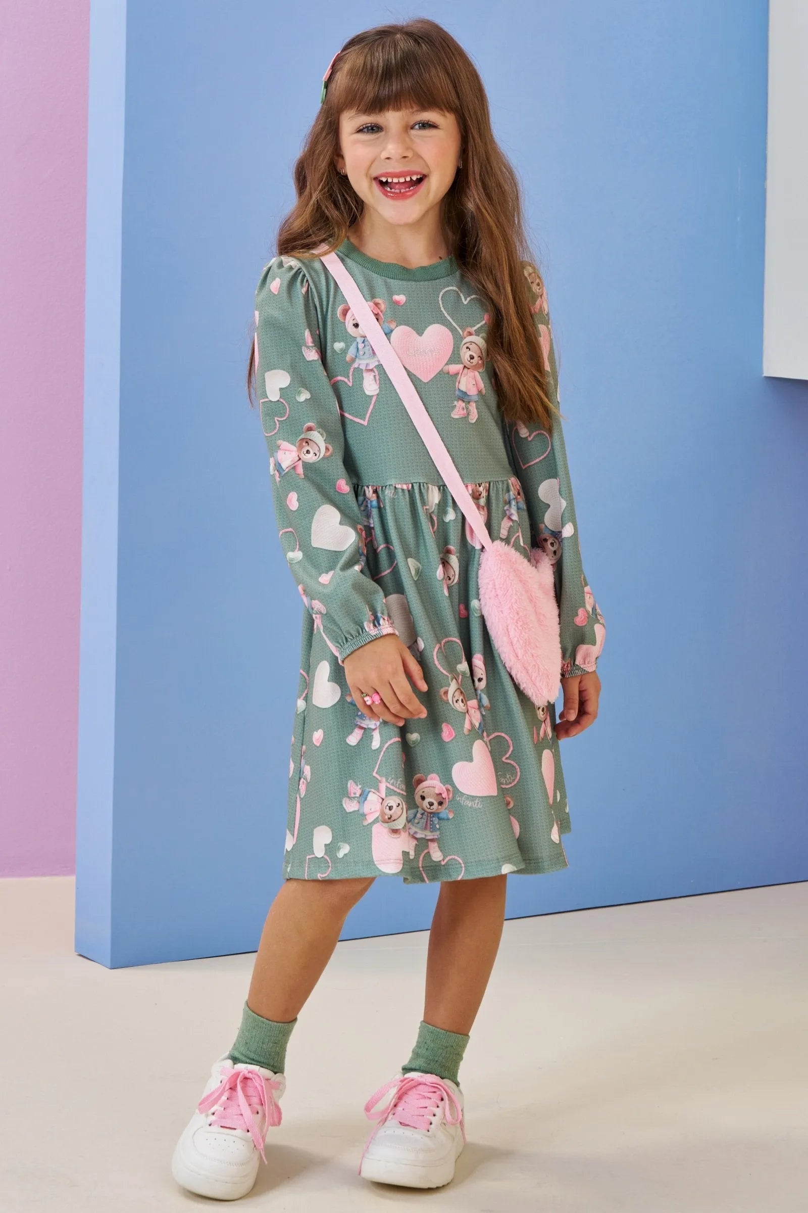 Vestido em Malha Fresh. Acompanha Bolsa em Pelo Carneirinho 91816 Infanti Infantil Menina